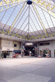 八幡中央区商店街／パサージュ・コスモスペース